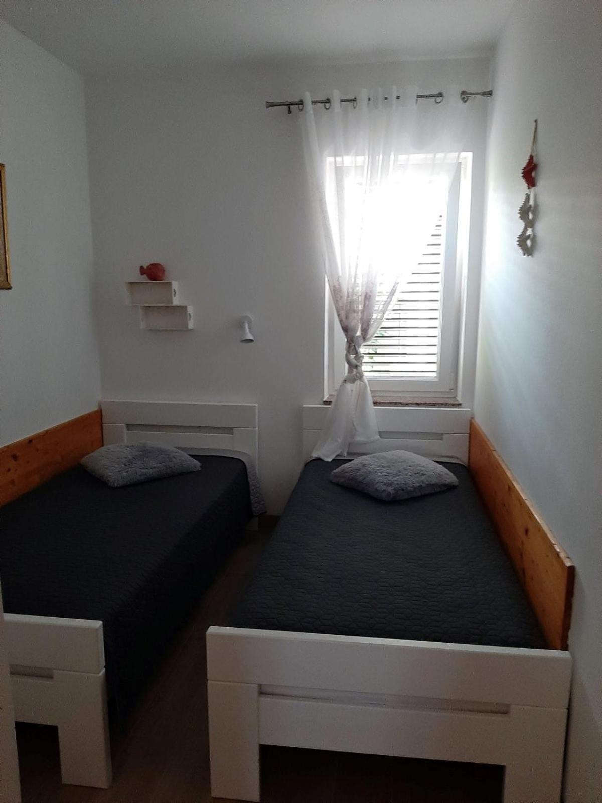 波拉特Apartman Mima公寓 外观 照片